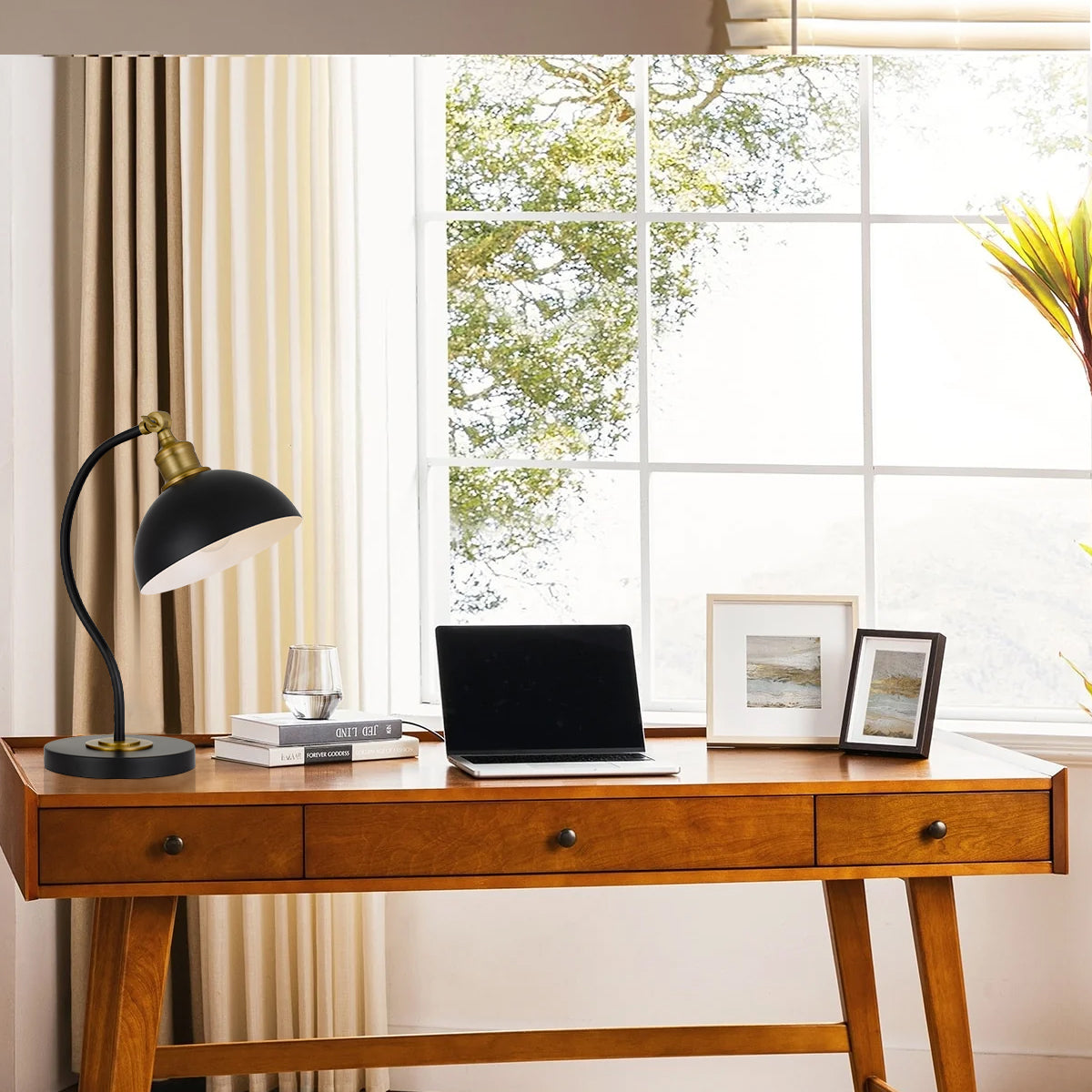 BREVIK TABLE LAMP