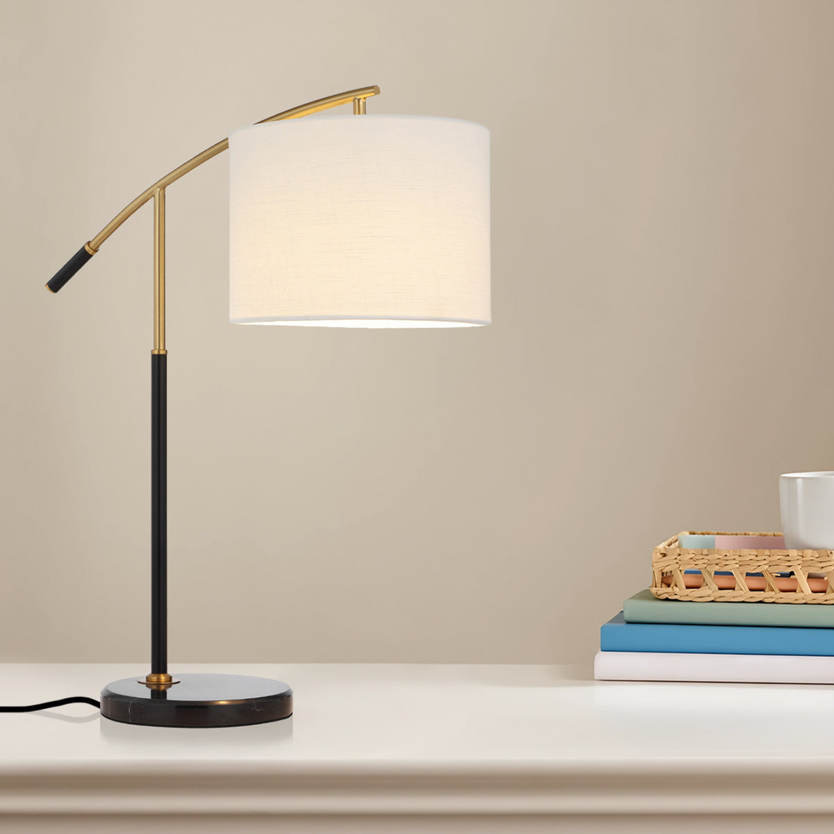 CRUZ TABLE LAMP